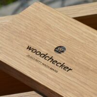 Woodchecker Logo auf Muster